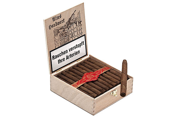 Altes Handwerk 154 Sumatra Senorita (Senorita) 30 Cigars Altes Handwerk 154 Sumatra Senorita (Senorita) 30 Cigars
