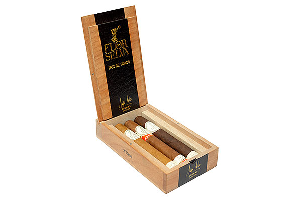 Flor de Selva Coleccion Toro Trio Sampler 3 Cigars Flor de Selva Coleccion Toro Trio Sampler 3 Cigars