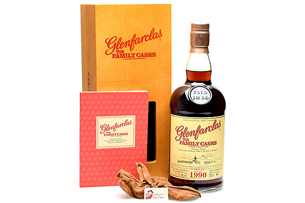 Glenfarclas The Familiy Casks 1990 51,3% vol. 0,7l Glenfarclas The Familiy Casks 1990 51,3% vol. 0,7l