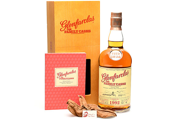 Glenfarclas The Familiy Casks 1992 52,6% vol. 0,7l Glenfarclas The Familiy Casks 1992 52,6% vol. 0,7l