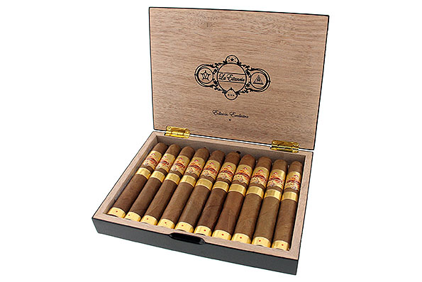 La Estancia Edición Exclusiva EE 52 (Double Robusto) 10 Cigars La Estancia Edición Exclusiva EE 52 (Double Robusto) 10 Cigars