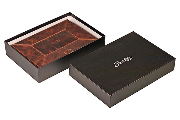 PASSATORE Humidor Echtleder Braun Antik Seitenansicht Lasche Druckknopf geschlossen