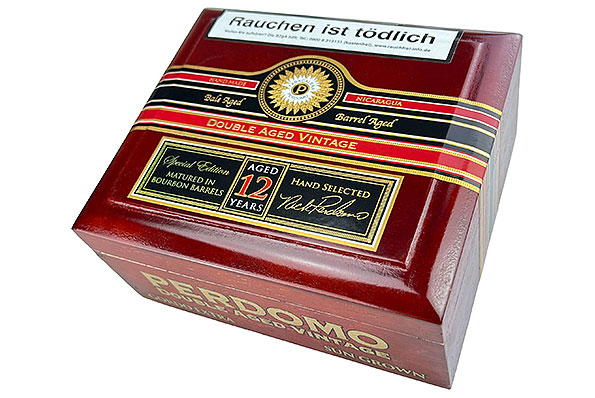 Perdomo Double Aged 12 Year Vintage Sun Grown Gordo Extra 24er Kiste geschlossen