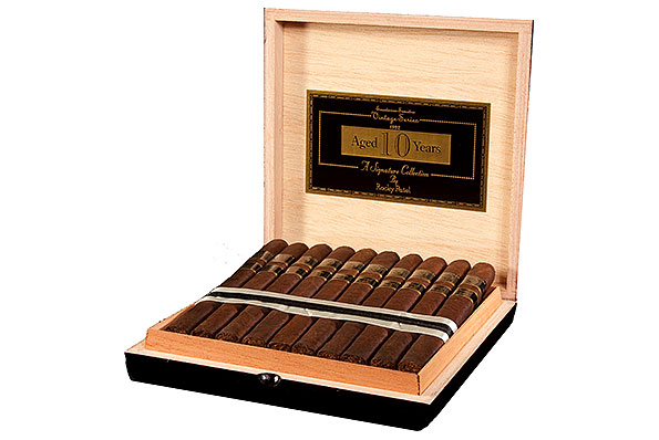 Rocky Patel Vintage 1992 Deluxe Toro Tube (Toro) 10 Cigars