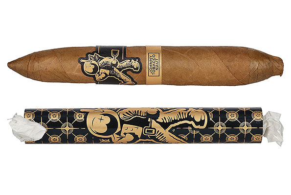 Room 101 Johnny Tobacconaut Perfecto Nahaufnahme