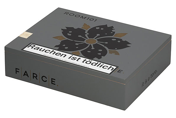 Room 101 Farce Original Toro 20er Kiste geschlossen