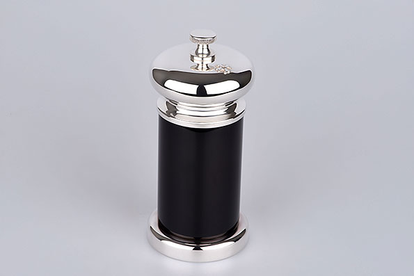 Sillem's Salzmühle klein mit Bakelite versilbert Sillem's Salzmühle klein mit Bakelite versilbert