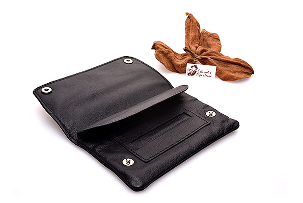 No Name Tabakbeutel Leder Schwarz Komplett ge�ffnet mit Bl�ttchenhalter
